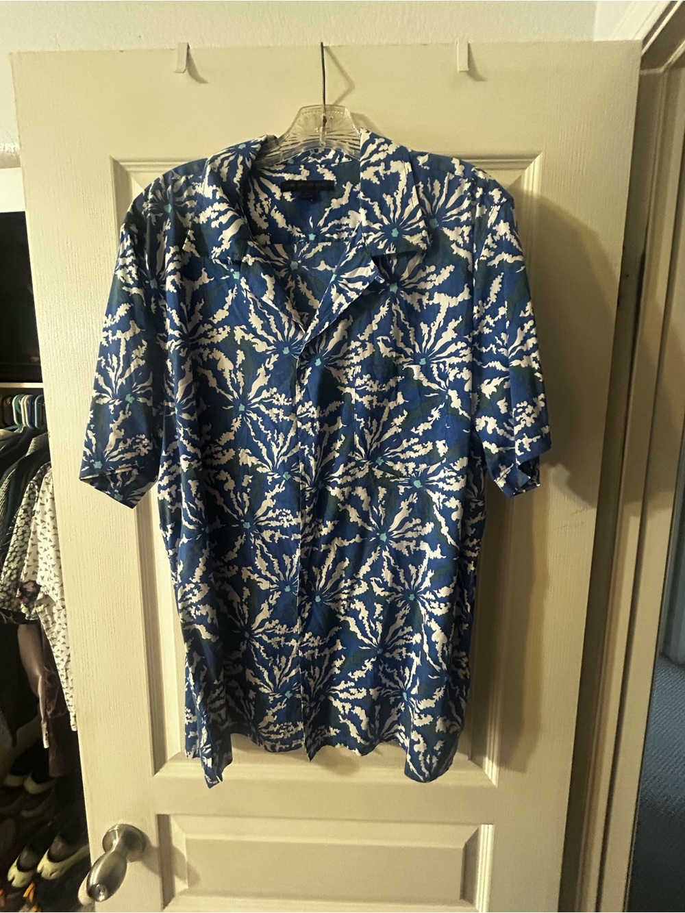 John Varvatos USA Men’s XL Blue Floral Short Sleeve Button Up Shirt